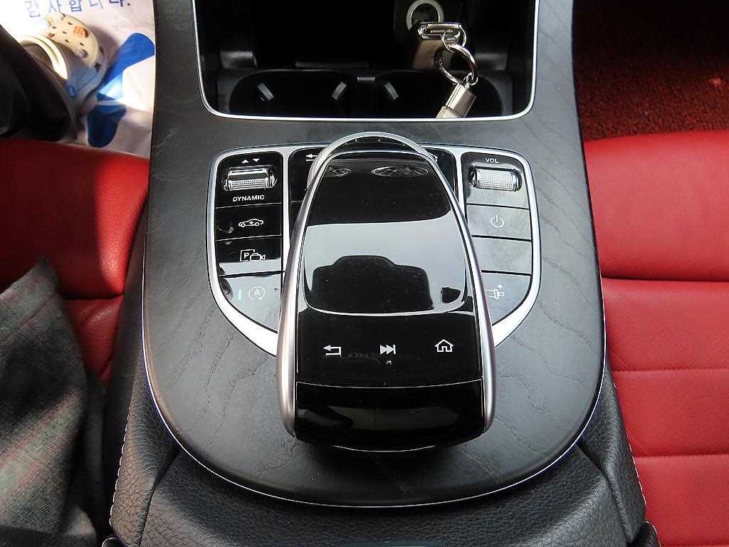 Mercedes Benz E class - Vista 12