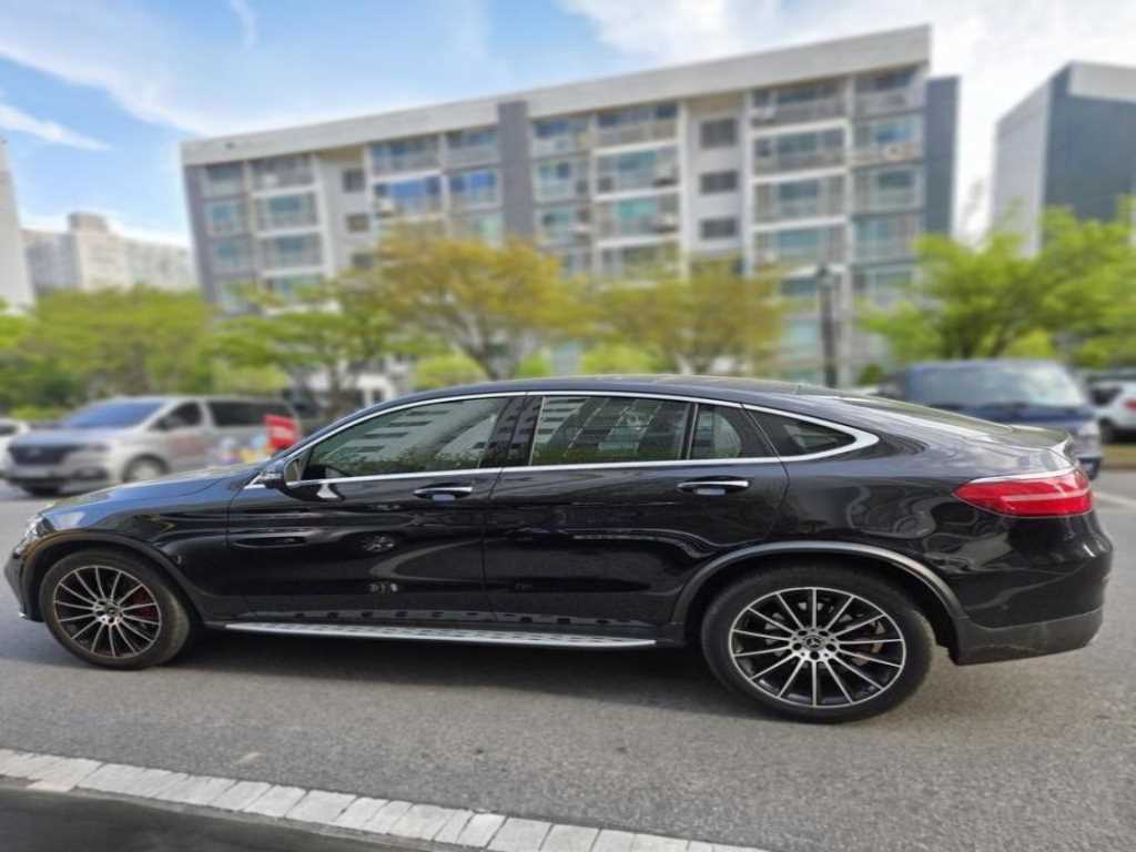 Mercedes Benz GLC Class - Vista 3