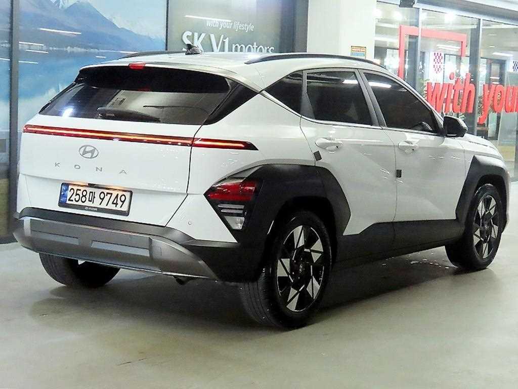 HYUNDAI Kona - Vista 4