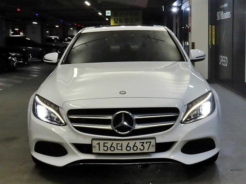 Mercedes Benz C Class - Vista 2