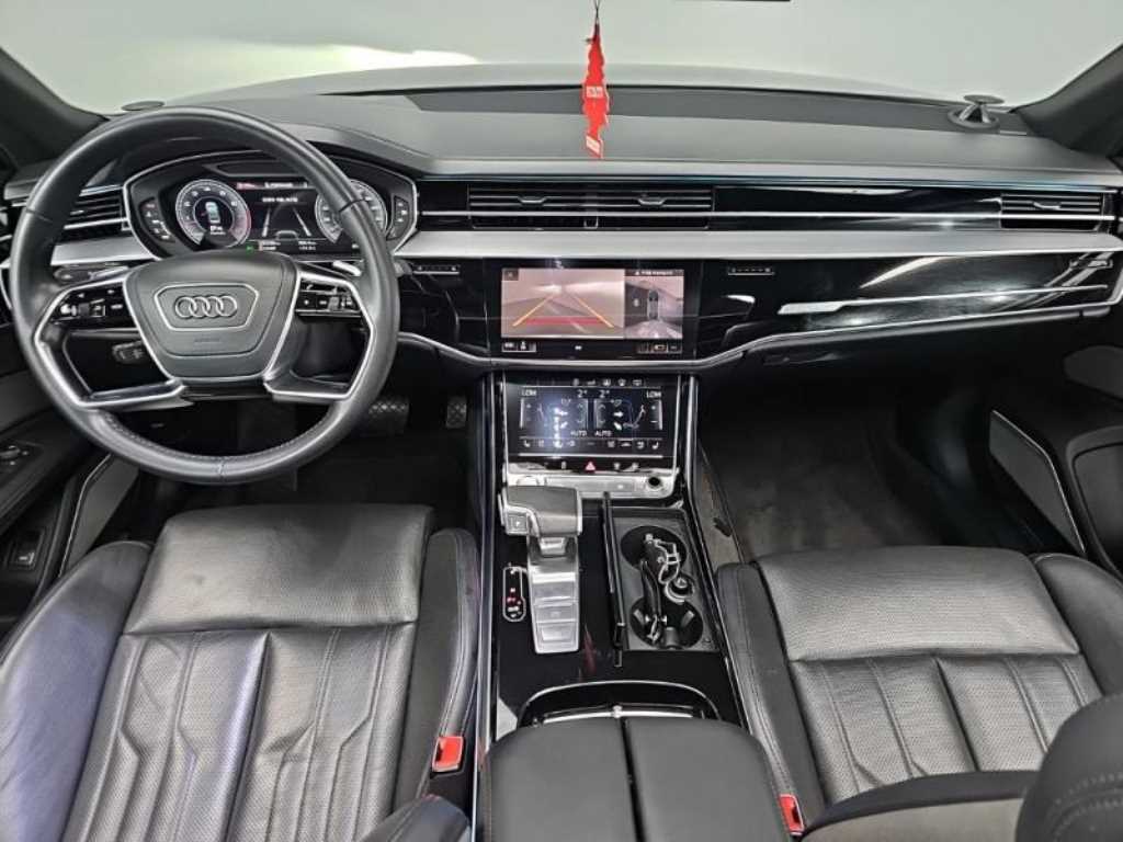 Audi A8 - Vista 5
