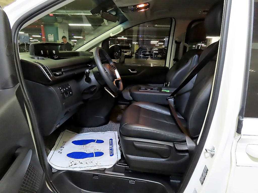 HYUNDAI Staria - Vista 6