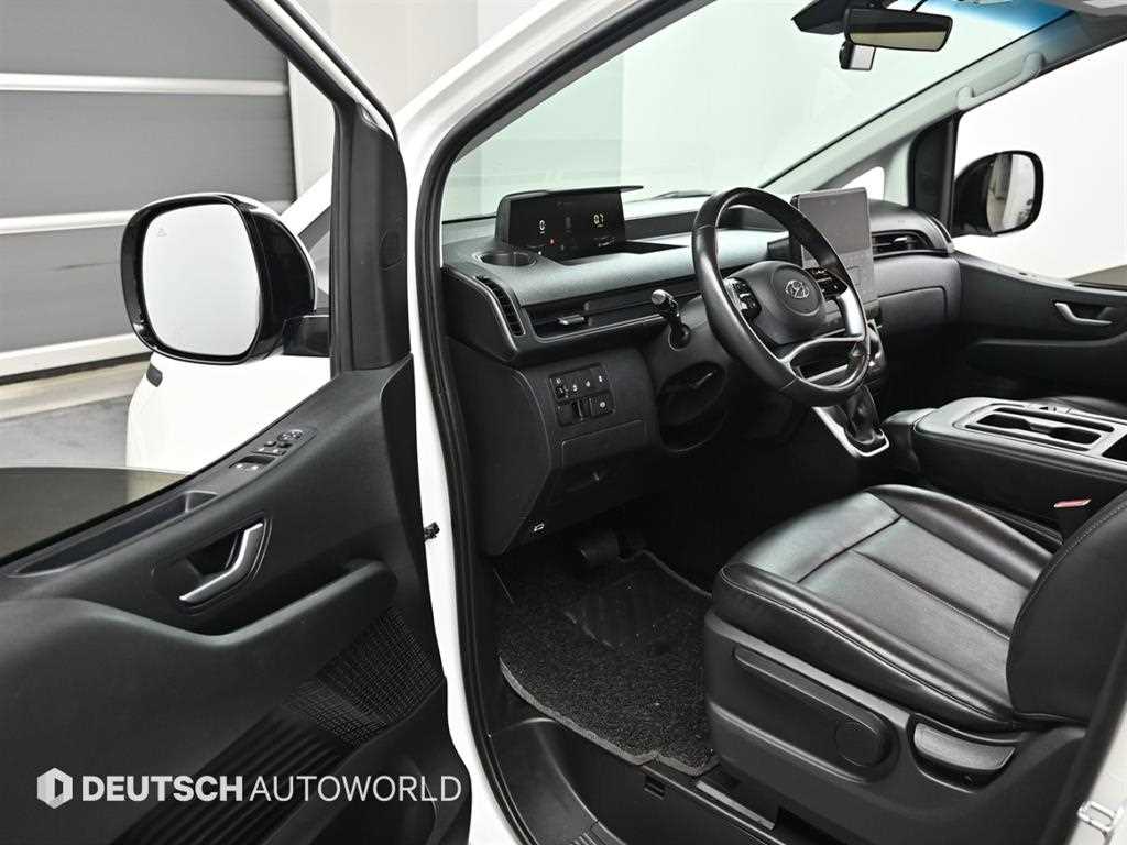 HYUNDAI Staria - Vista 11