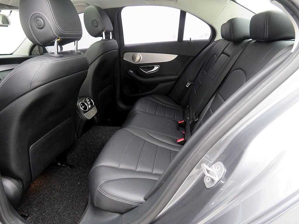 Mercedes Benz C Class - Vista 7