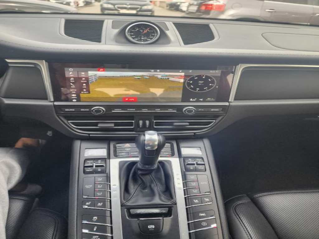 Porsche Macan - Vista 10