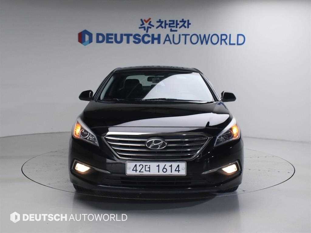 HYUNDAI Sonata - Vista 3