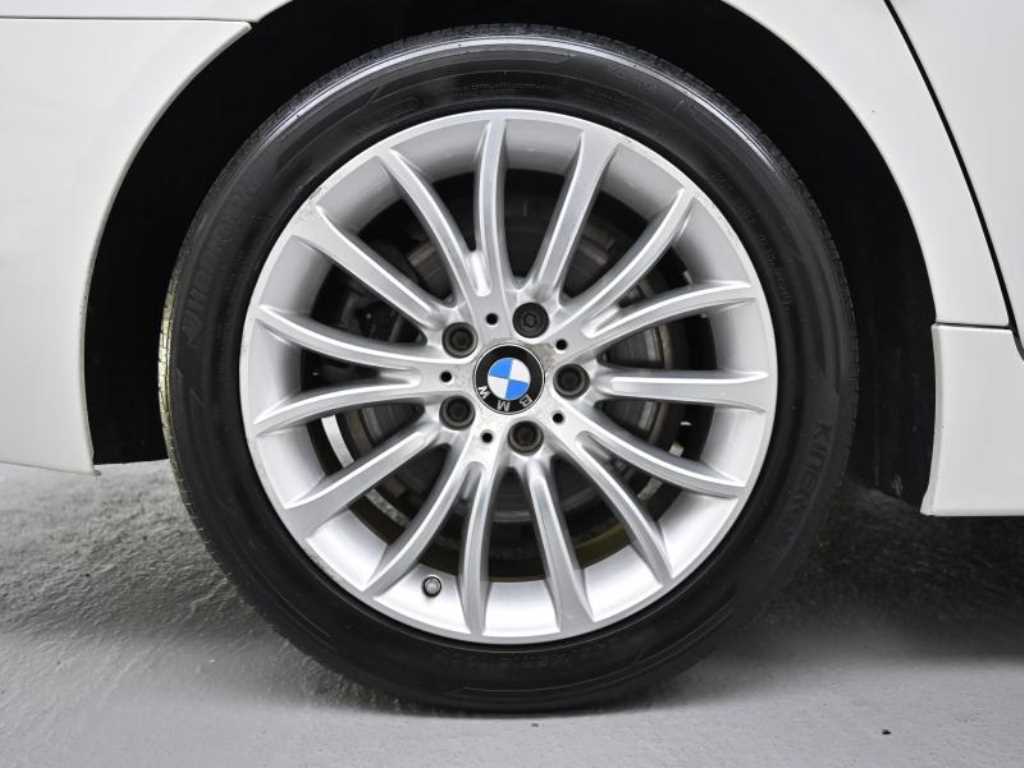 BMW 5 Series - Vista 5