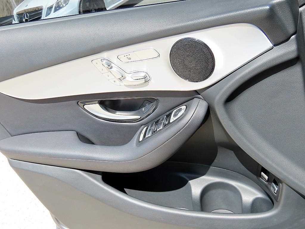 Mercedes Benz GLC Class - Vista 12