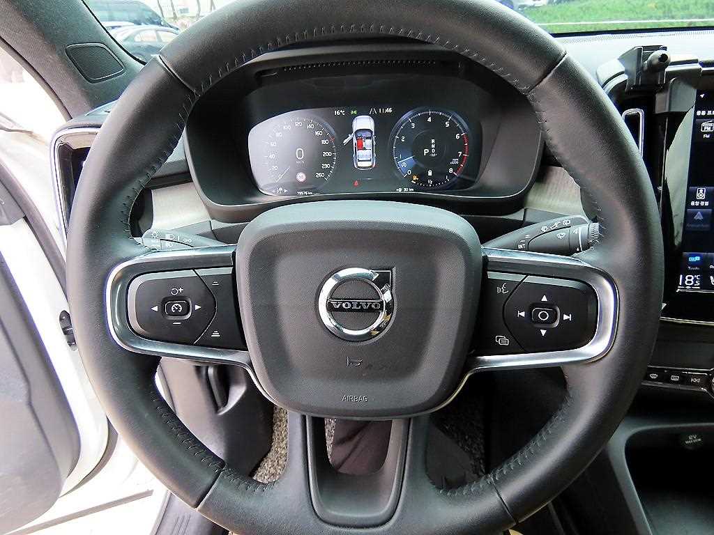 Volvo XC40 - Vista 8