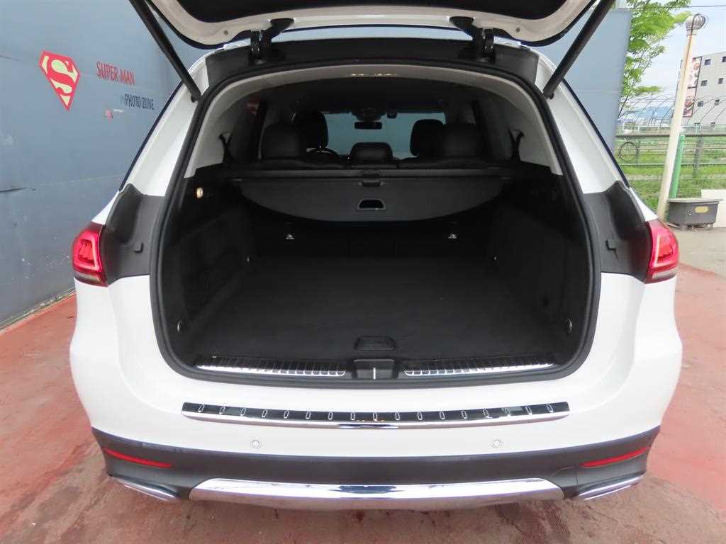 Mercedes Benz GLE Class - Vista 5