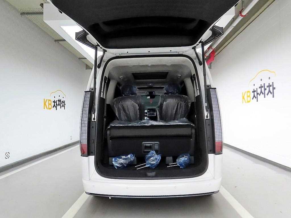 HYUNDAI Staria - Vista 5
