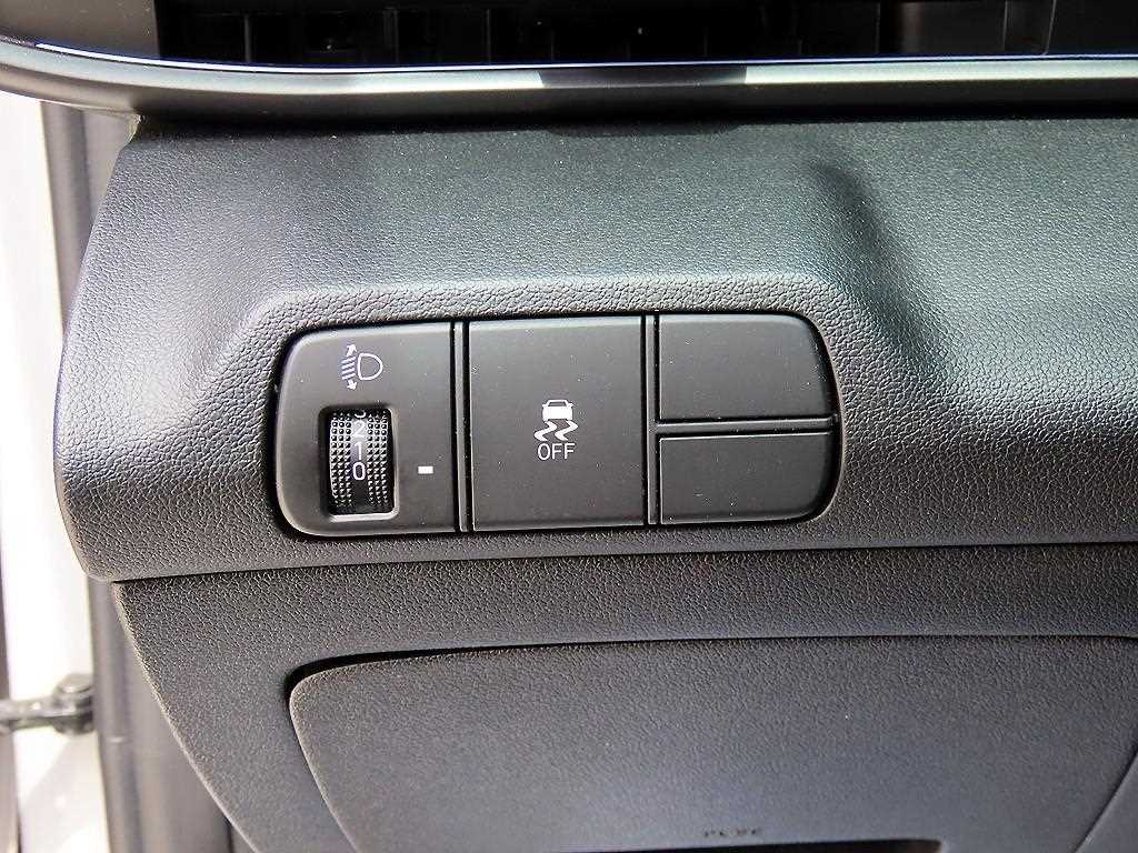 HYUNDAI Avante - Vista 12