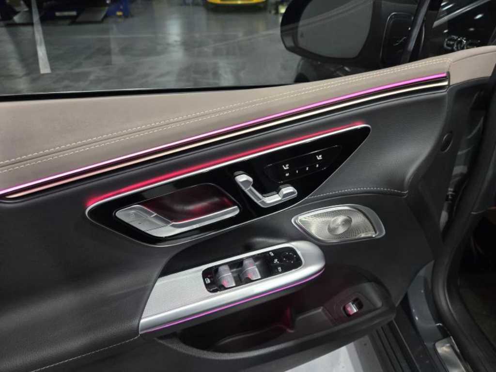 Mercedes Benz EQE - Vista 6