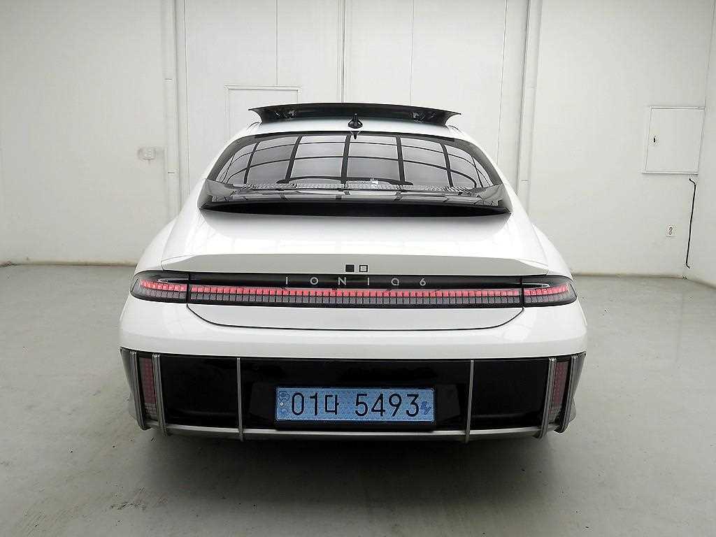HYUNDAI Ioniq 6 - Vista 3