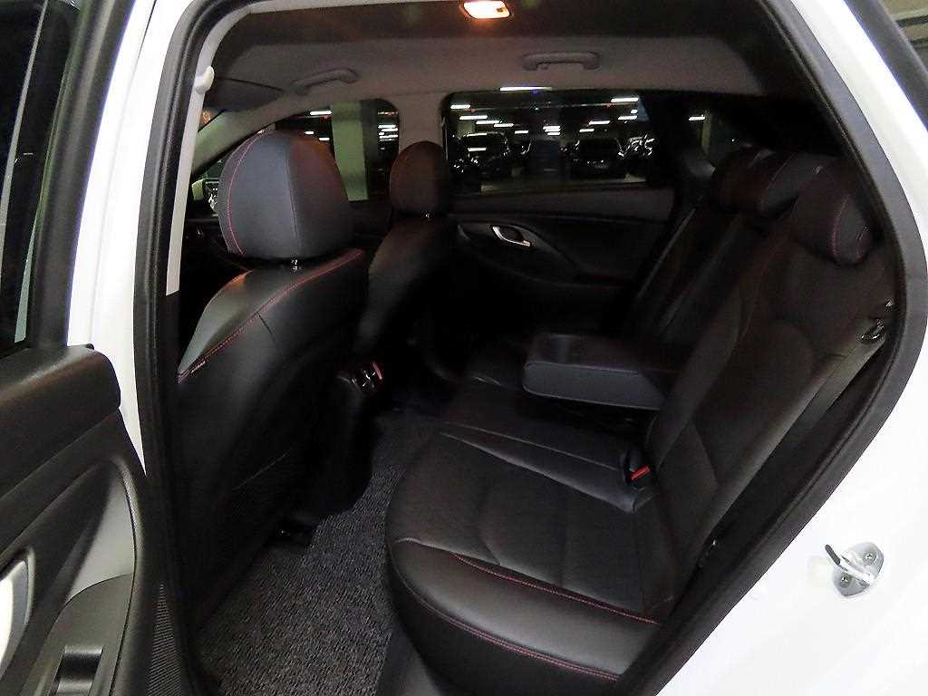 HYUNDAI i30 - Vista 7