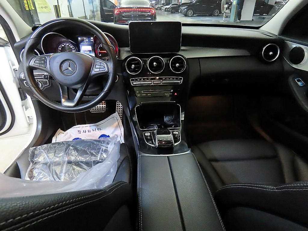 Mercedes Benz C Class - Vista 10