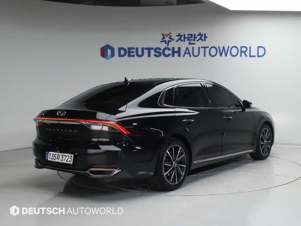 HYUNDAI Grandeur - Vista 2