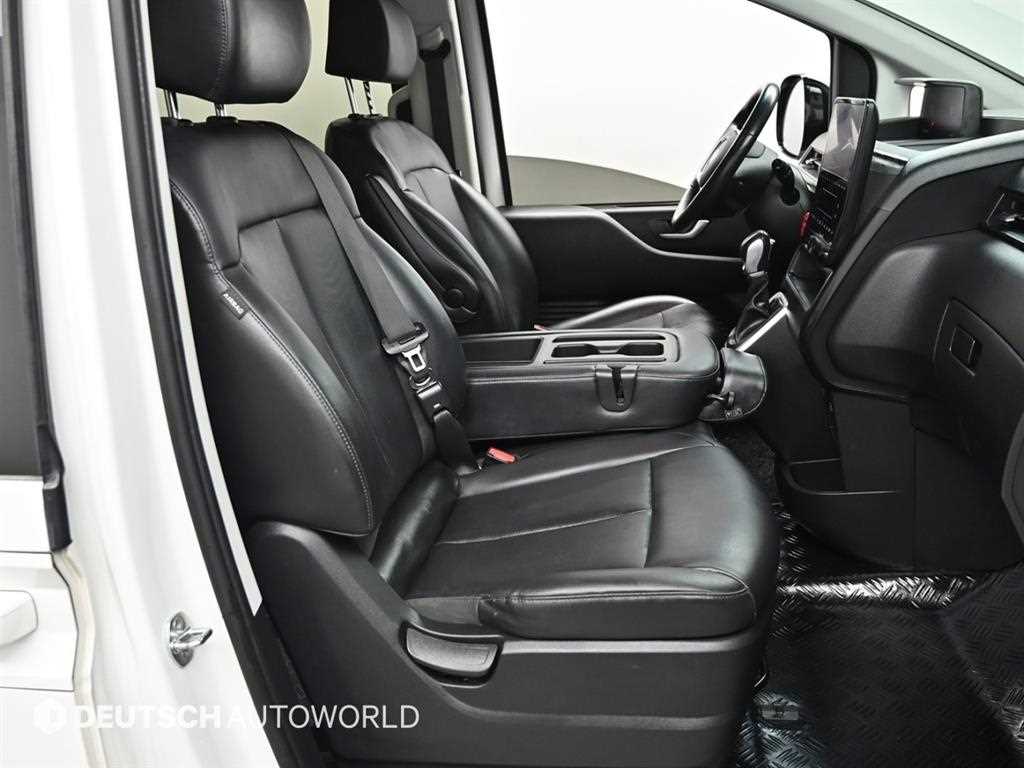 HYUNDAI Staria - Vista 10