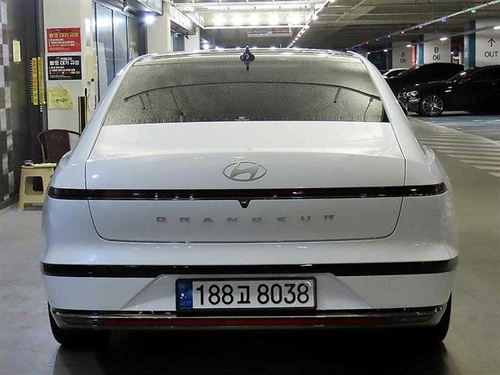 HYUNDAI Grandeur - Vista 6