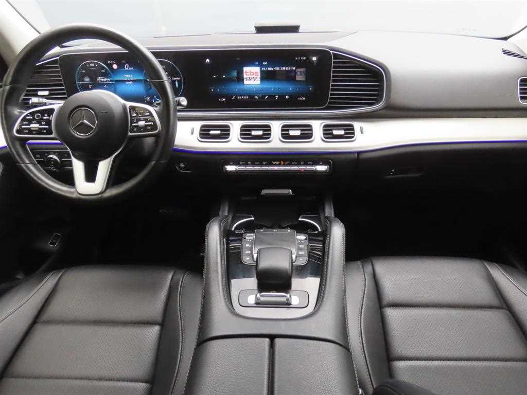 Mercedes Benz GLE Class - Vista 8