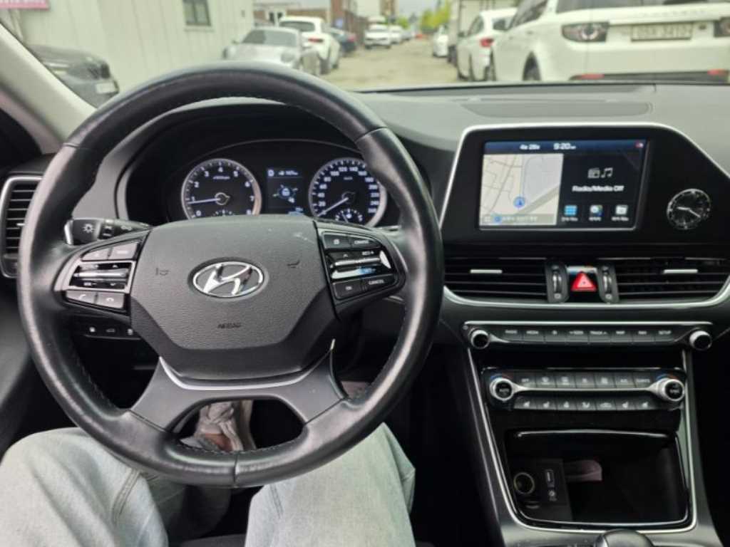 HYUNDAI Grandeur - Vista 5
