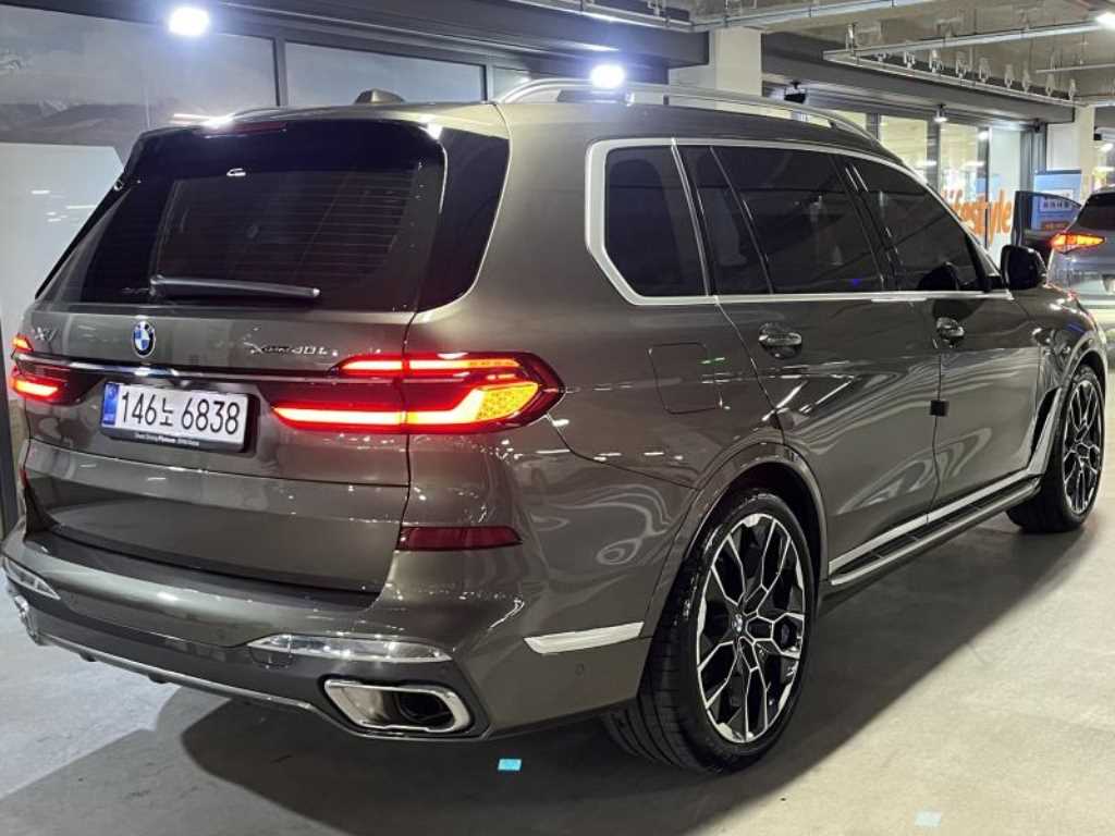 BMW X7 - Vista 3