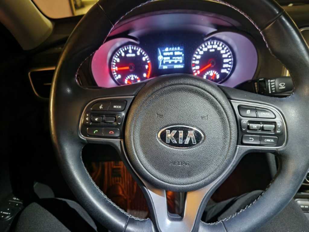 KIA K5 - Vista 7