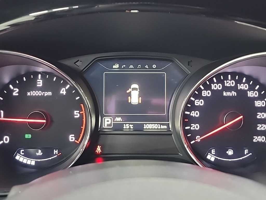 KIA Carnival - Vista 6