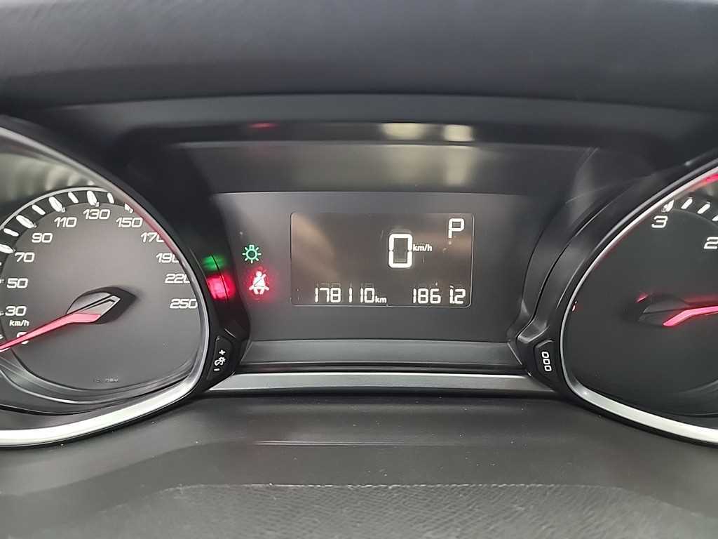Peugeot 308 - Vista 6