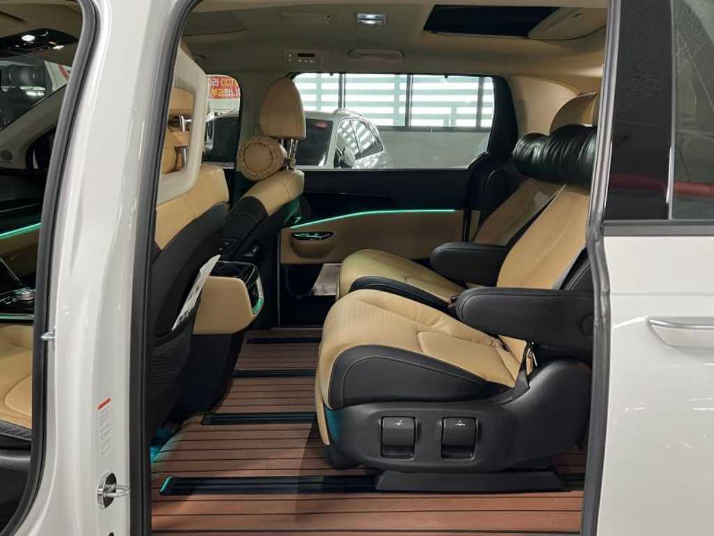 KIA Carnival - Vista 6