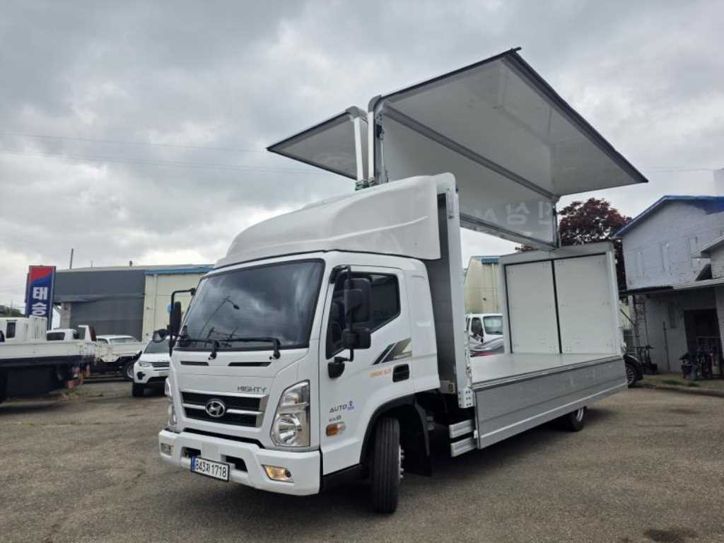 medium and large cargo truck - Vista 5