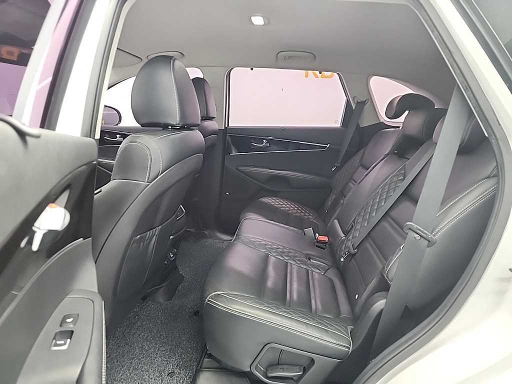 KIA Sorento - Vista 12