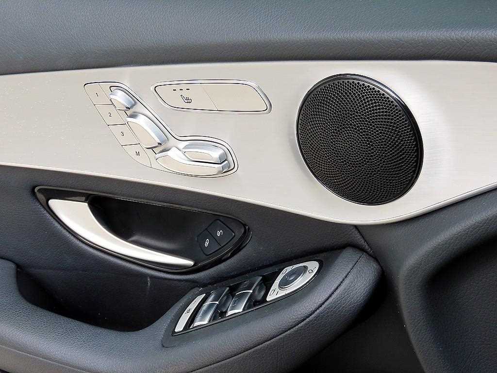Mercedes Benz GLC Class - Vista 11