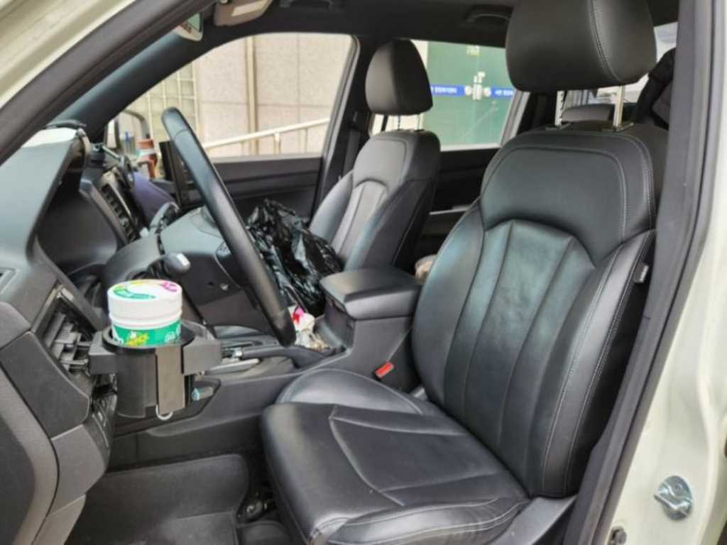 Ssangyong Rexton - Vista 10