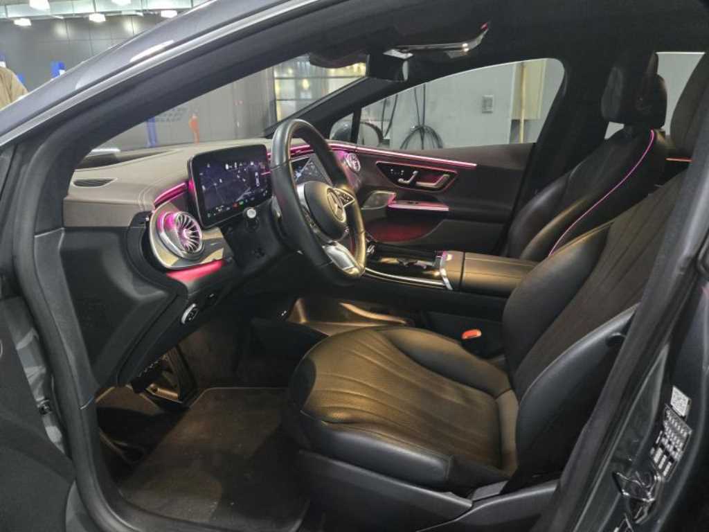 Mercedes Benz EQE - Vista 5