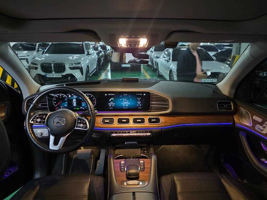 Mercedes Benz GLE Class - Vista 6