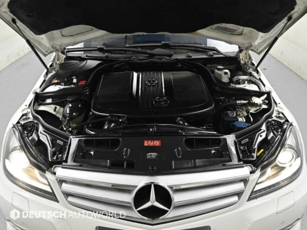 Mercedes Benz C Class - Vista 6