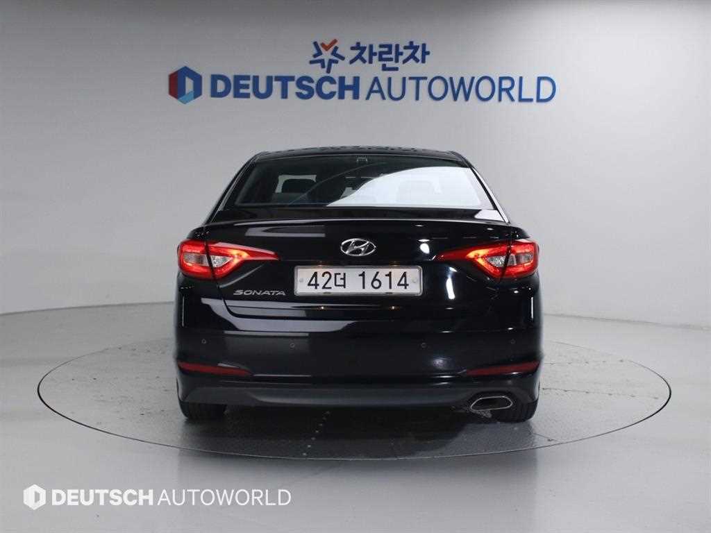HYUNDAI Sonata - Vista 4