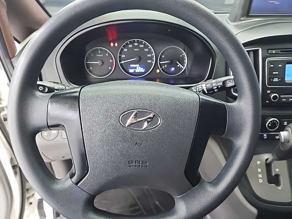 HYUNDAI Starex - Vista 9