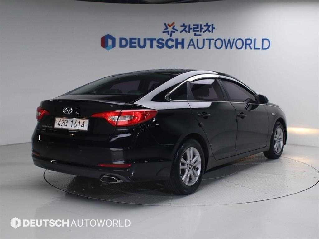 HYUNDAI Sonata - Vista 2