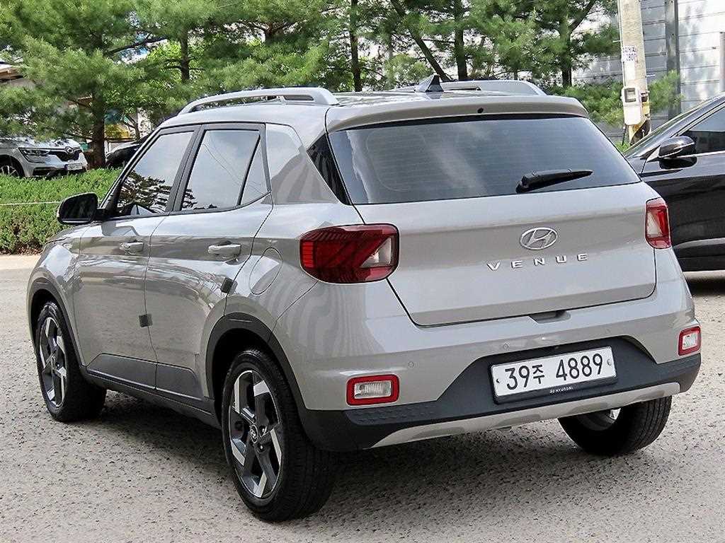 HYUNDAI Venue - Vista 3