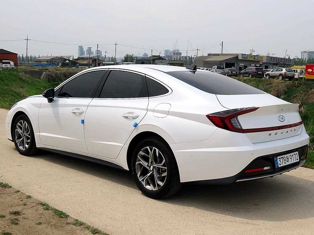 HYUNDAI Sonata - Vista 3