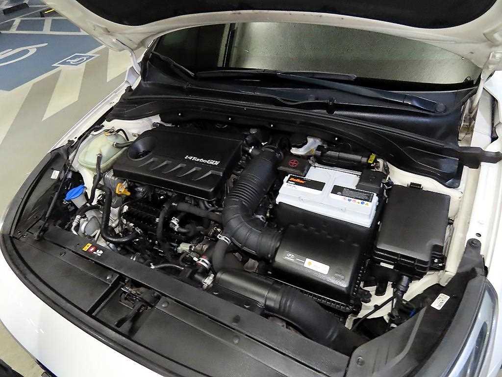 HYUNDAI i30 2018 Blanco - Importación desde Corea - HF Imports Iquique - Foto 19