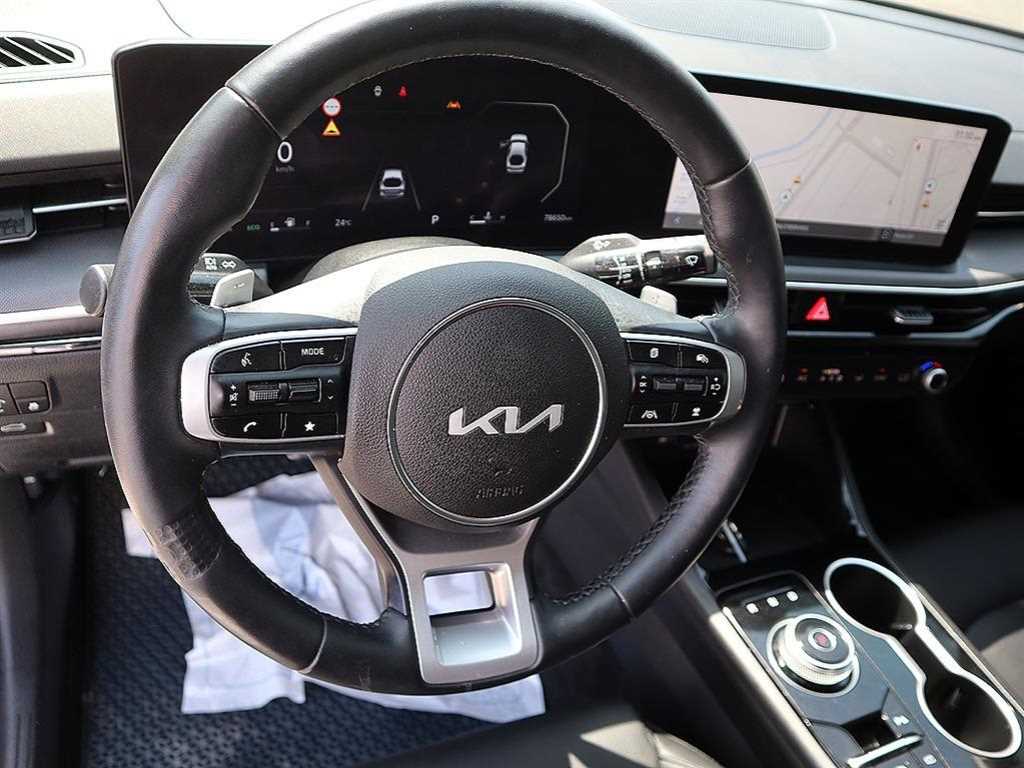 KIA K5 - Vista 8