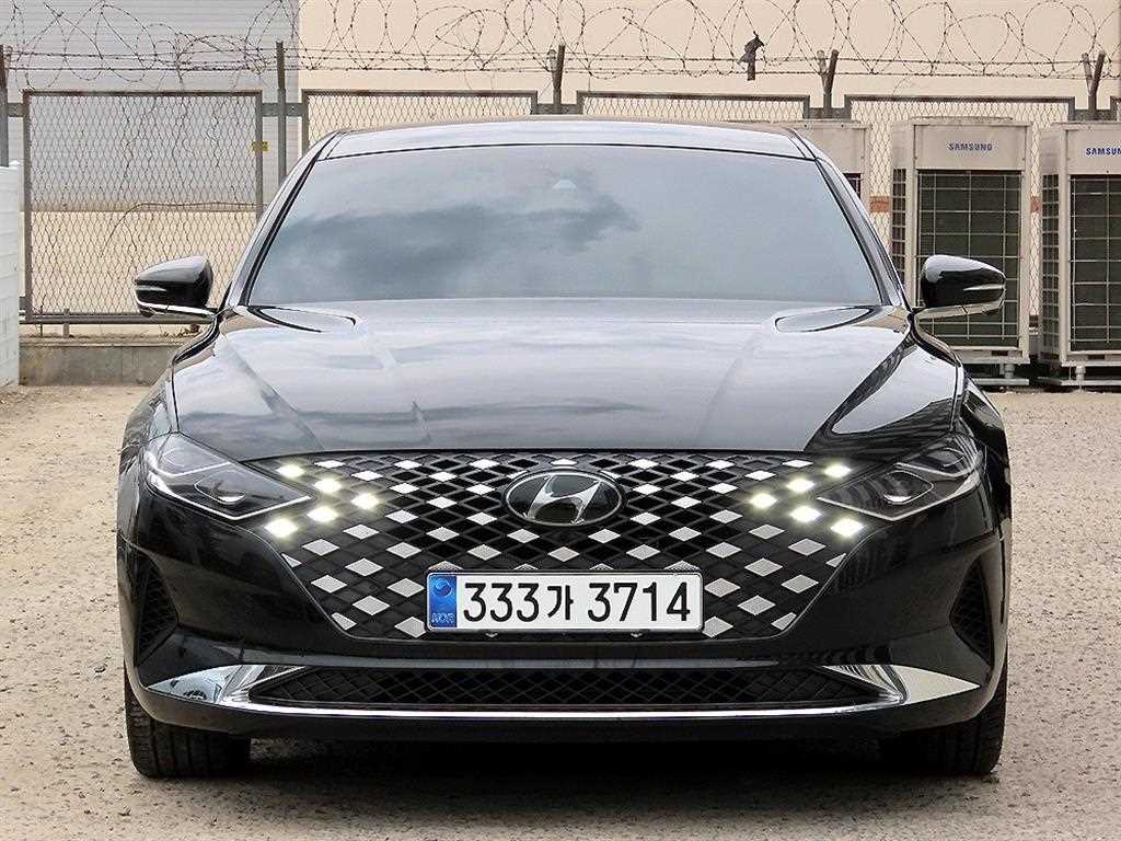 HYUNDAI Grandeur - Vista 2