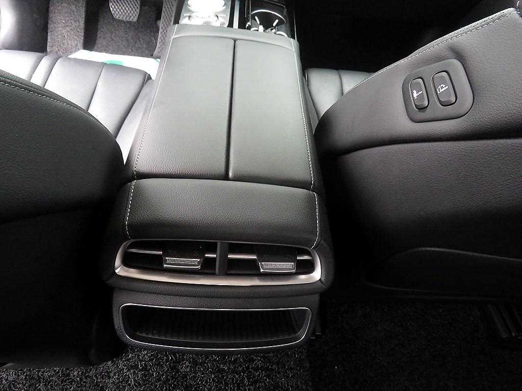 Genesis G80 - Vista 10