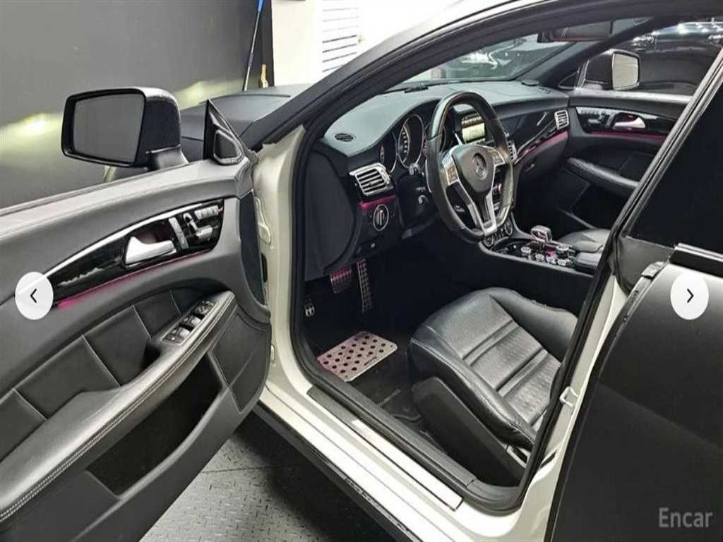 Mercedes Benz CLS Class - Vista 7