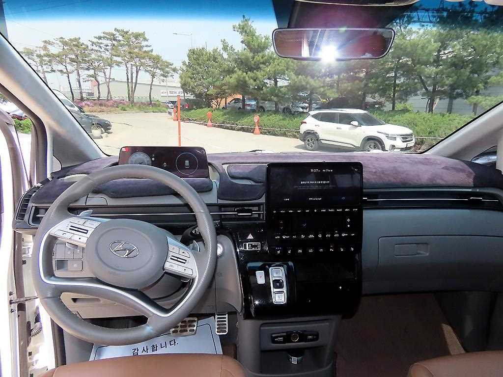 HYUNDAI Staria - Vista 8