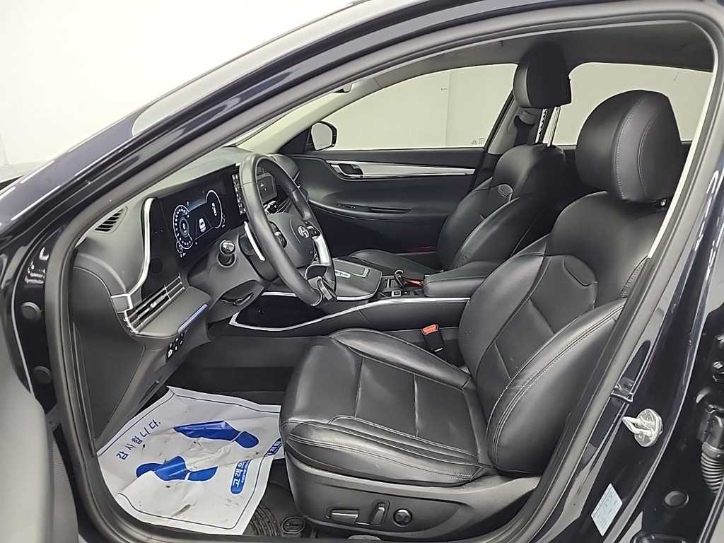 HYUNDAI Grandeur - Vista 11