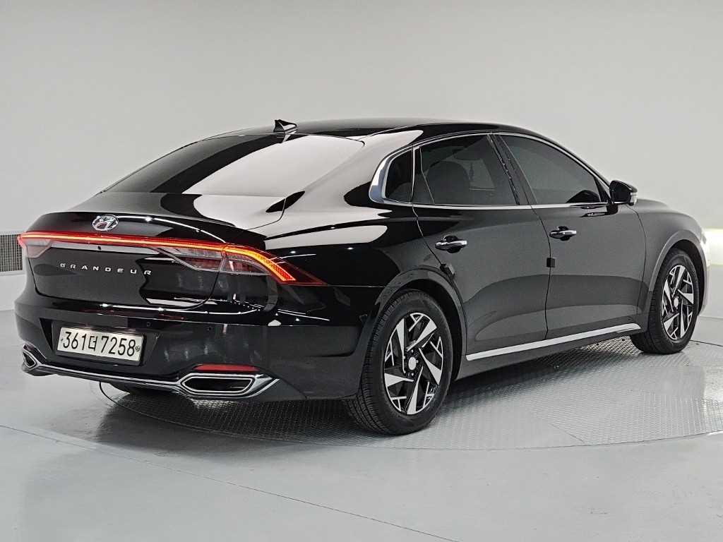 HYUNDAI Grandeur - Vista 4